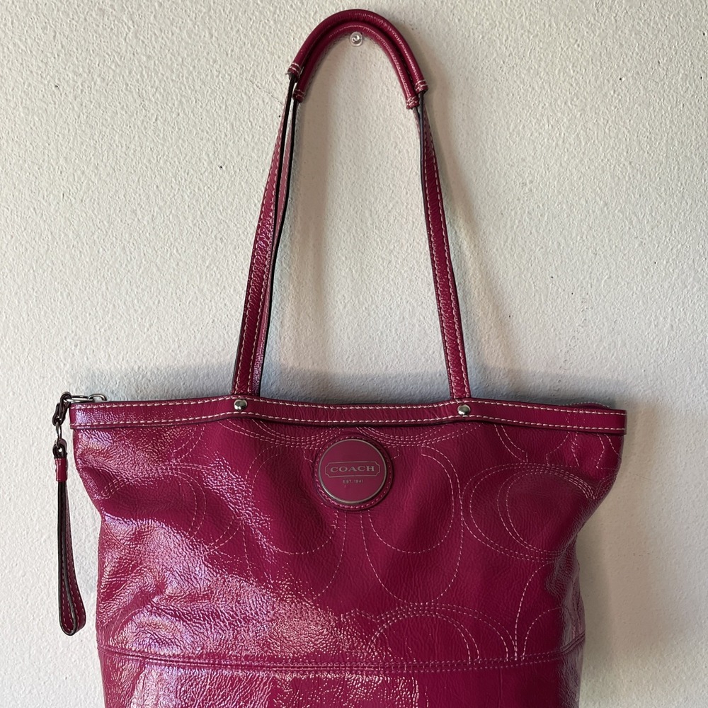 Vtg Coach Berry Pink Hand Bag Small Soho Y2K Patent Leather Hobo Shoulder Purse - Picture 2 of 16